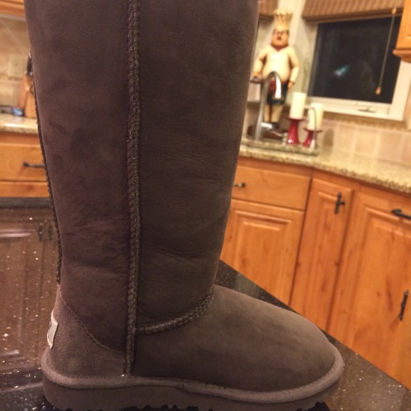 Classic Tall brown Uggs. Children girls size 13.