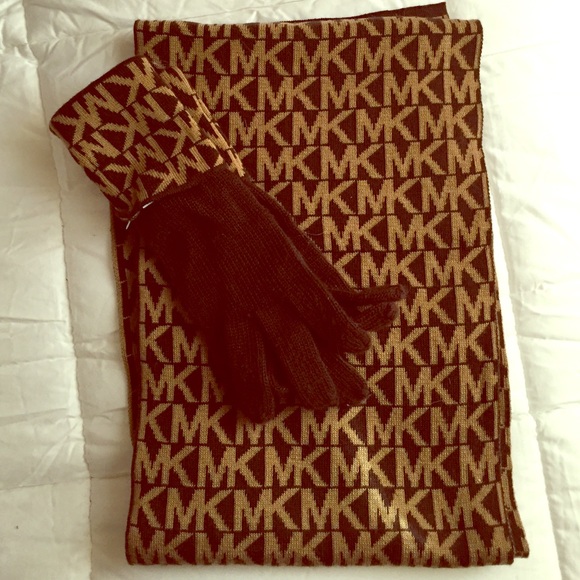 Michael Kohrs gloves and scarf. Never worn!
