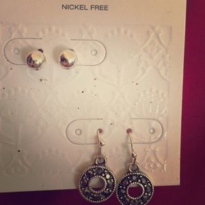Nickel free earring set..never worn