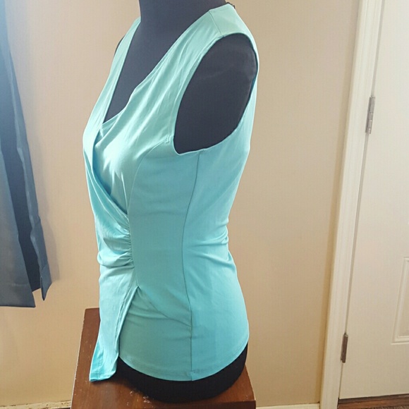 Nwt Renuar top  teal color. - Picture 2 of 3