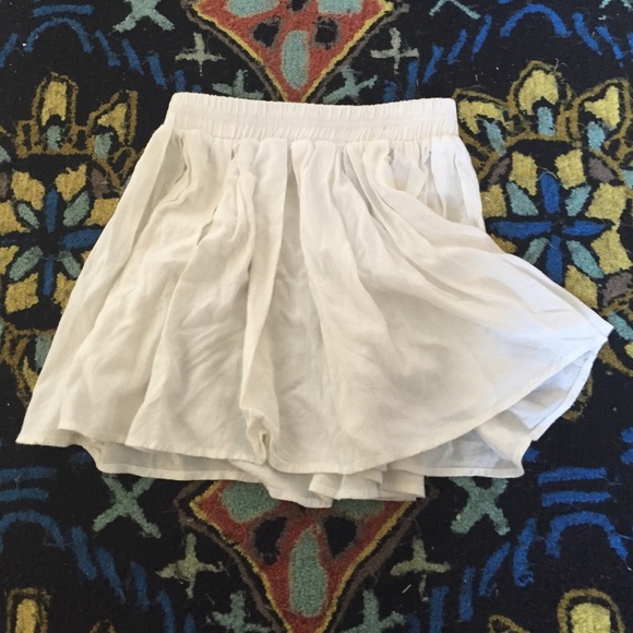 BRANDY MELVILLE - white skirt