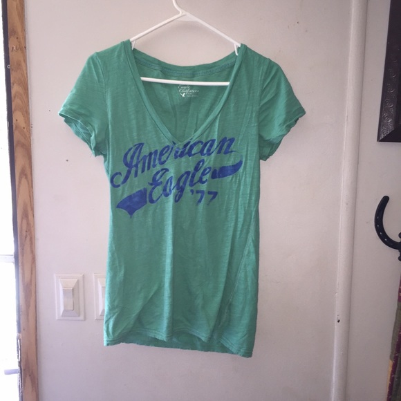 Several shirts - Picture 3 of 4