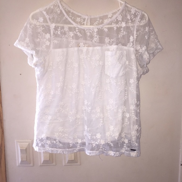 Several shirts - Picture 4 of 4