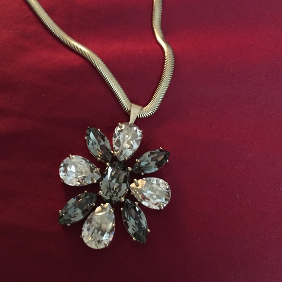 Beautiful necklace - Picture 2 of 2