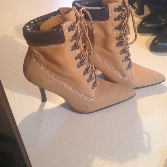 Ankle high heel boots