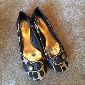 Nine West giraffe print flats