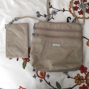 Baggallini cross body bag
