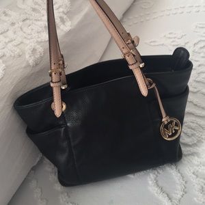 Michael Kors  BEST OFFER 😍