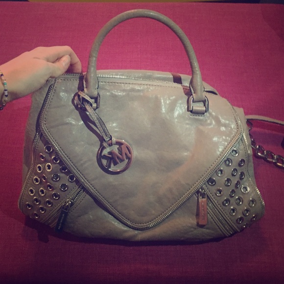Authentic Micheal Kors purse - Picture 1 of 4