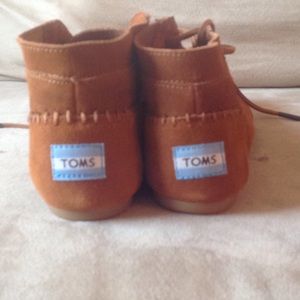 Chestnut Tribal Boots