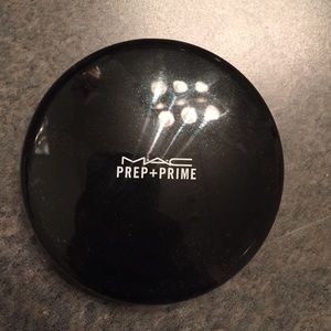 M•A•C pressed finished powder 💖