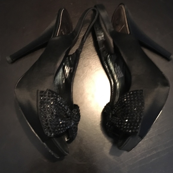 Too small - Picture 2 of 4