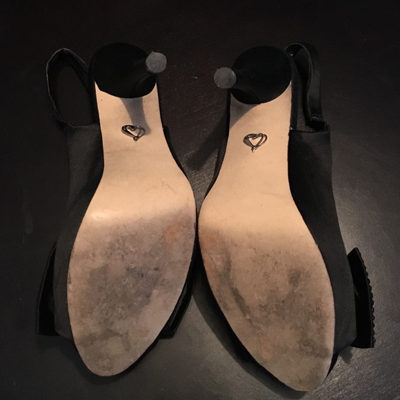 Too small - Picture 4 of 4