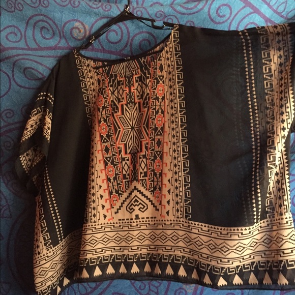 ***SALE***Aztec top forever 21 - Picture 2 of 3