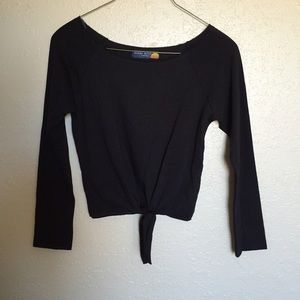 Crop top tied front black fleece too