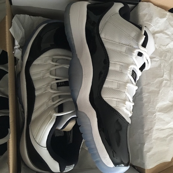 Jordan 11 Concord Lows