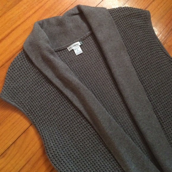 Donated* gray vest size 10/12 large women's! - Picture 2 of 2