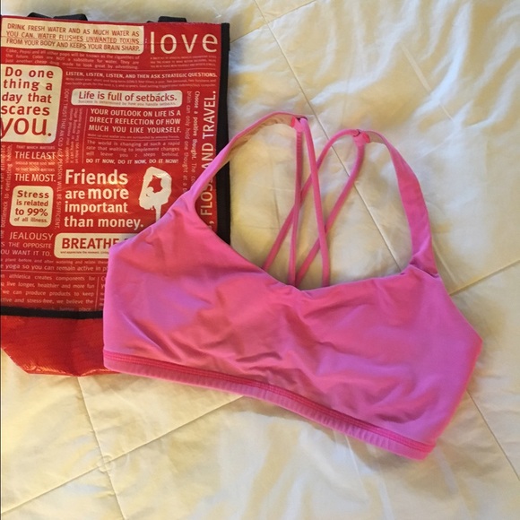 Lululemon Sports Bra Pink. Free To Be Bra