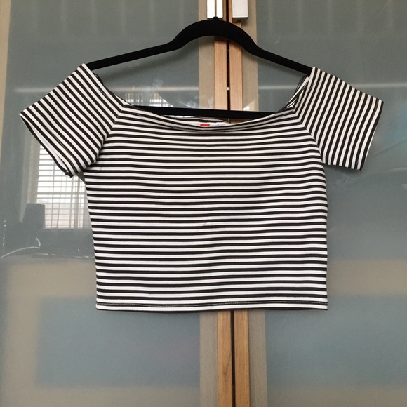B&W striped off the shoulder crop top