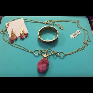 Vera Bradley jewelry set.