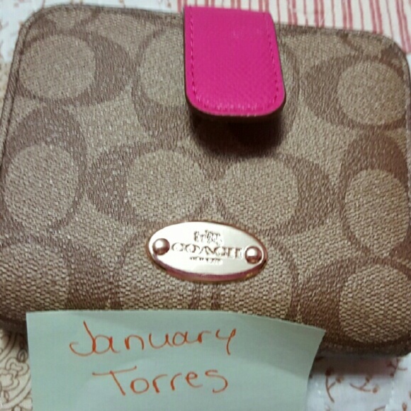 Coach compact wallet pink