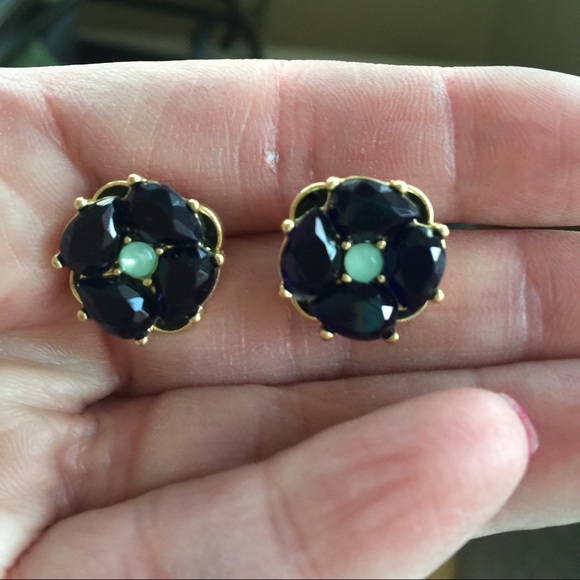 Beautiful Earrings(NWT) - Picture 3 of 4