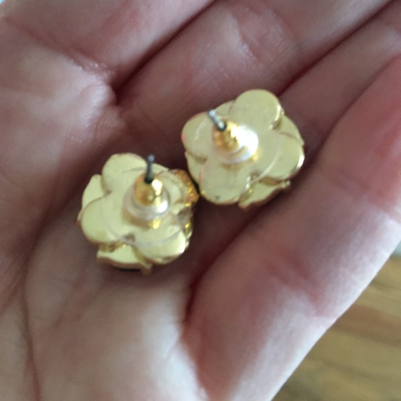 Beautiful Earrings(NWT) - Picture 4 of 4