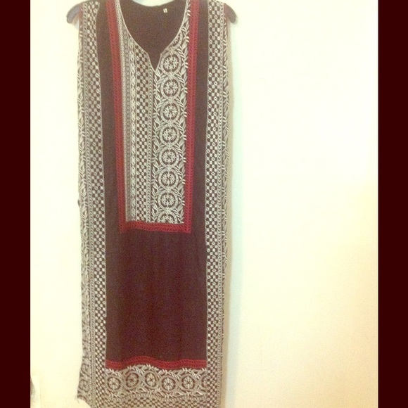 Sleeveless salwar kameez with pants and scarf - Picture 1 of 3