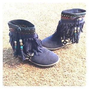 Nicole Lee navy moccasin fringe booties