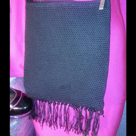The Sax Crochet Fringe Crossbody bag - Picture 3 of 4