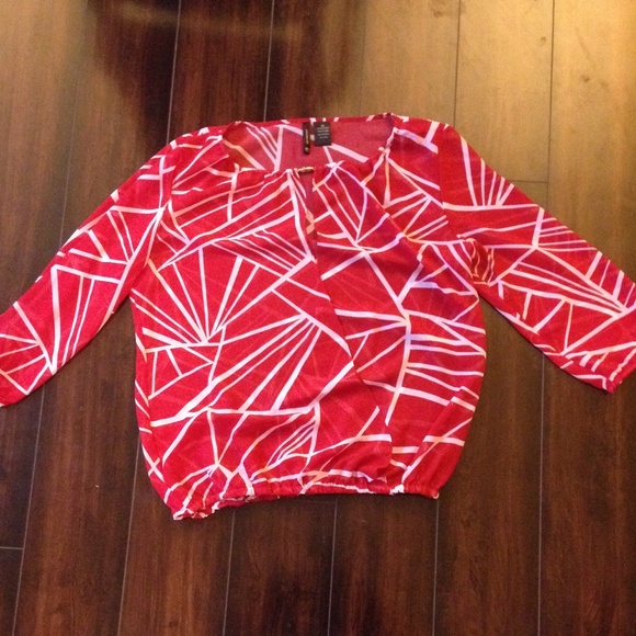 Sheer crisscross 3/4 sleeve top