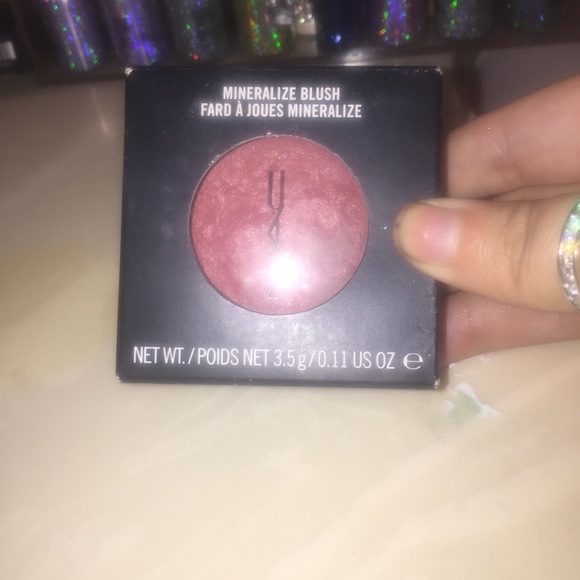 SOLD!!! Mac blush in the color gleeful