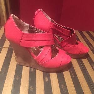 Seychelles Wood Look Heel Red Wedge Size 9.5
