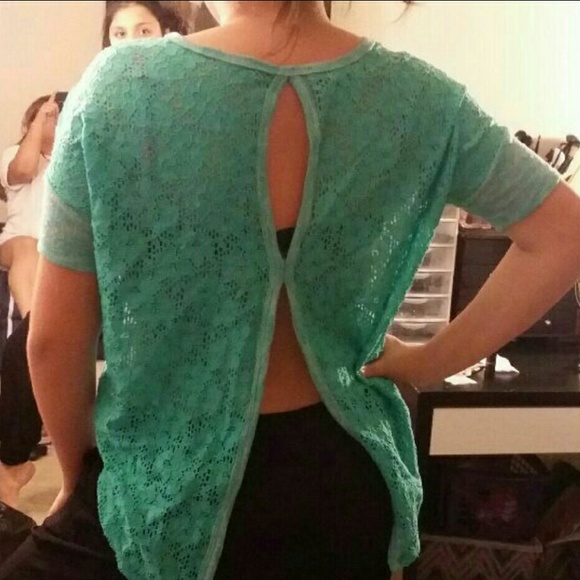 Opened back shirt - Picture 1 of 2