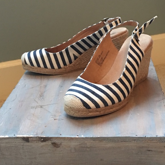 Bass Shoes - NAUTICAL STRIPE WEDGES! ⚓️