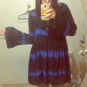Witchy bell sleeve dress