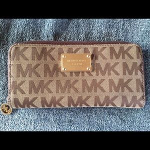 MICHAEL Michael Kors Jet Set Zip Around Wallet