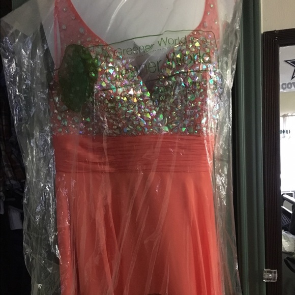 Long evening gown - Picture 1 of 2