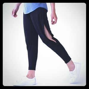 Lululemon Superb pant size 6