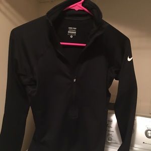 Nike pro half zip Small