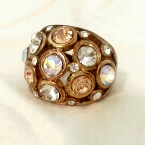 Vintage Jewelry - ❌Gorgeous Vtg Crystal/Aurora Boreales Brass Ring❌