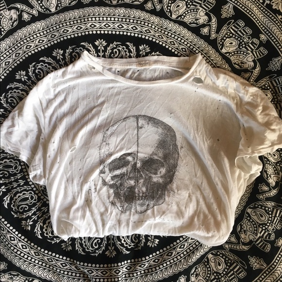 💞TODAY ONLY SALE💞Brandy Melville Skull Shirt