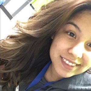 Meet your Posher, Yaneth