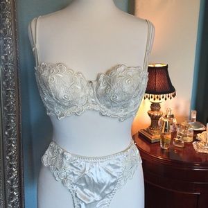 Exquisite lace bra set. Feel sexy in this!