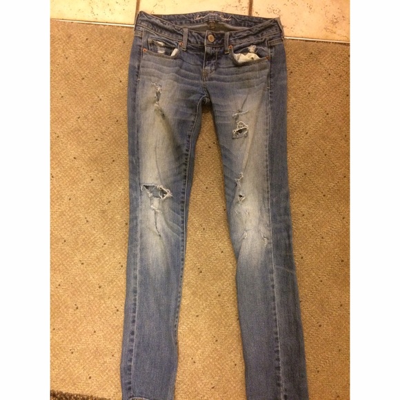 American Eagle distressed jeans