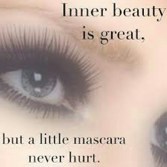 ??Makeup?? - Picture 2 of 2