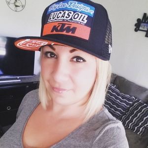 Meet your Posher, Roxana