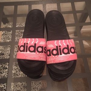 Adidas slides dont buy unless @bobbiejoe