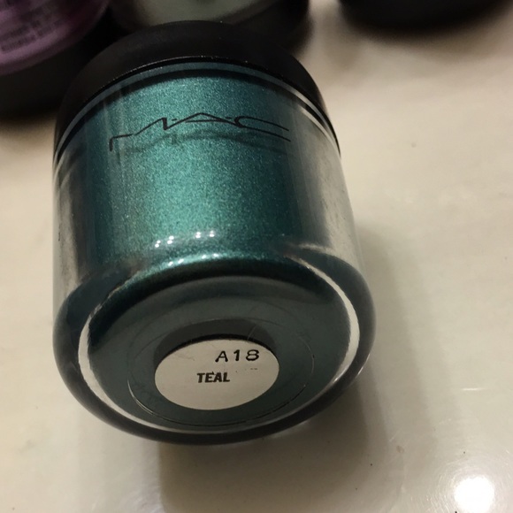 Mac Pigment Teal