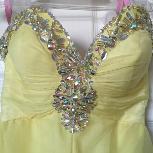 Prom Dress - Picture 2 of 4